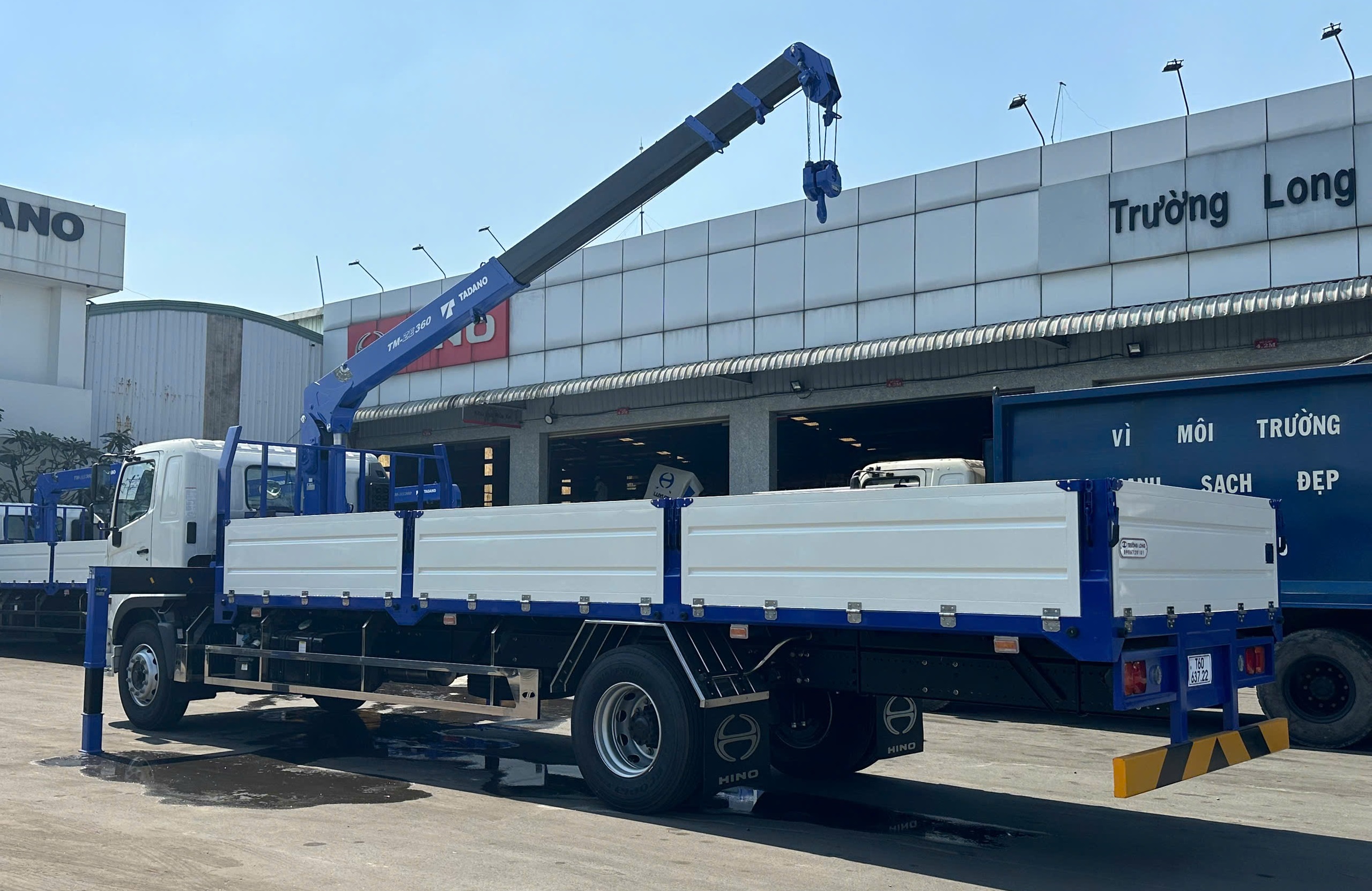 Xe-cau-Hino-8-tan-Can-Tadano-3-tan-4-dot-Thung-dai-8m-FG8JT8A