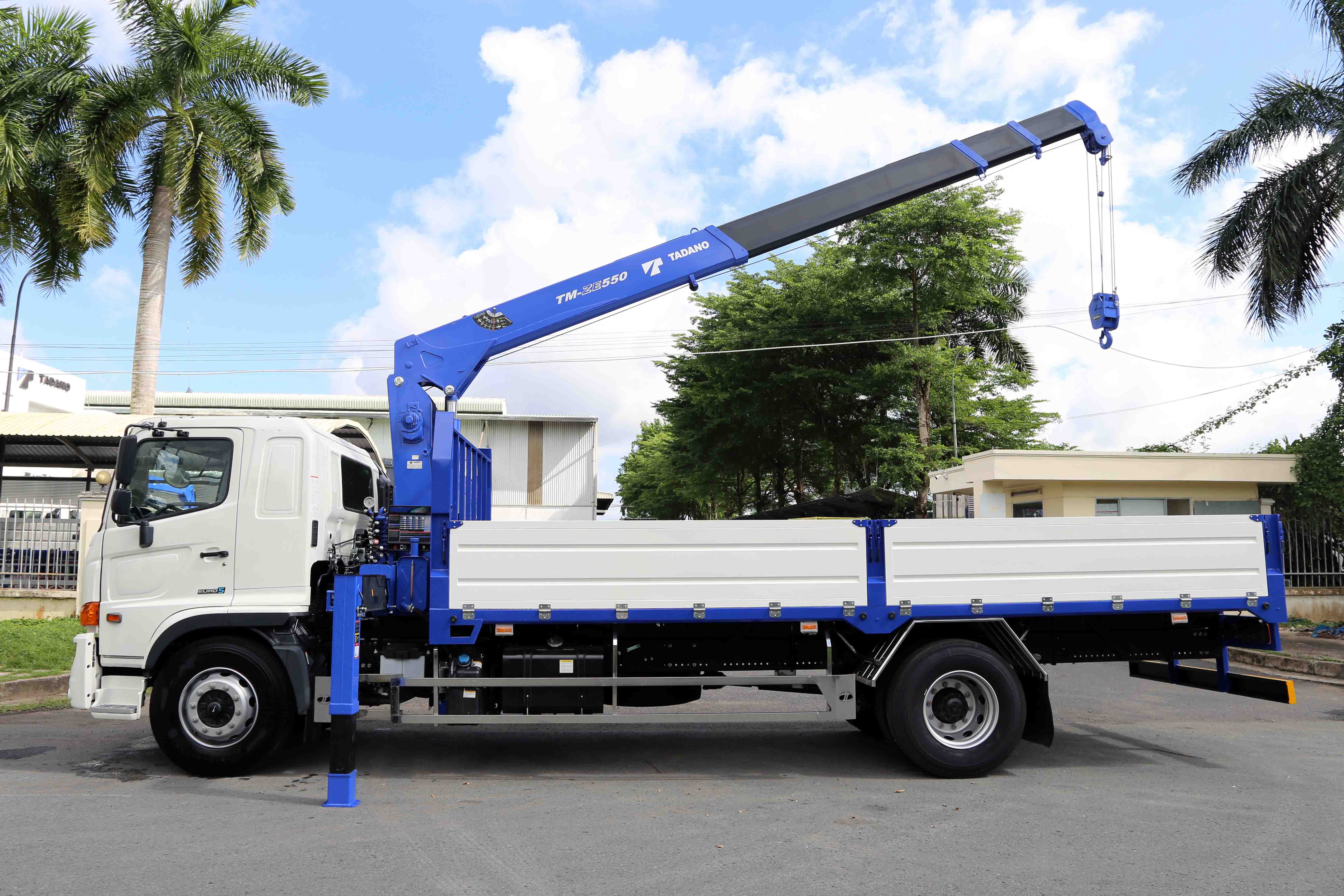 Xe-cau-Hino-8-tan-Can-Tadano-5-tan-4-dot-Thung-dai-6m5-FG8JP8A-Euro 5