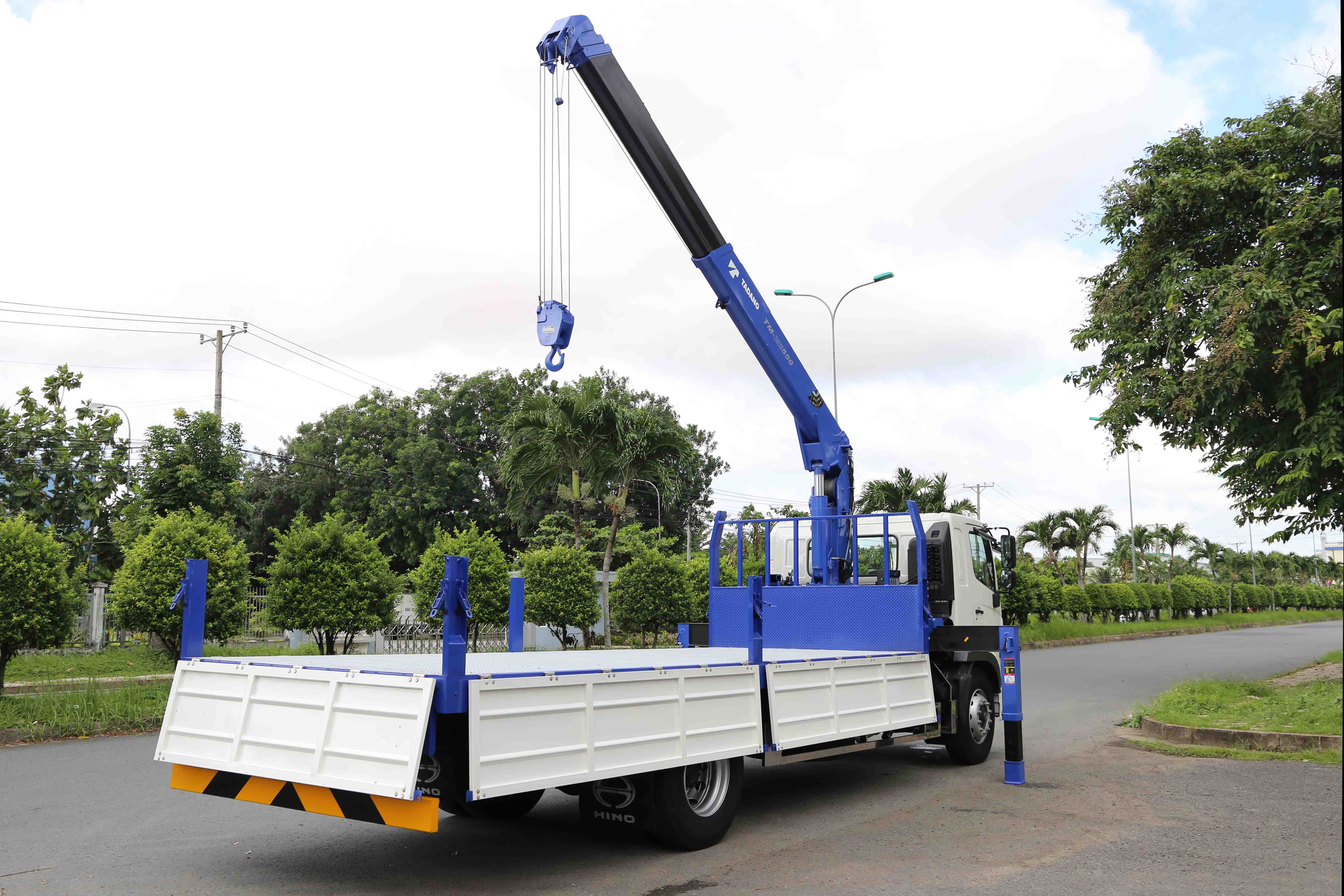 Xe-cau-Hino-8-tan-Can-Tadano-5-tan-4-dot-Thung-dai-6m5-FG8JP8A-Euro 5