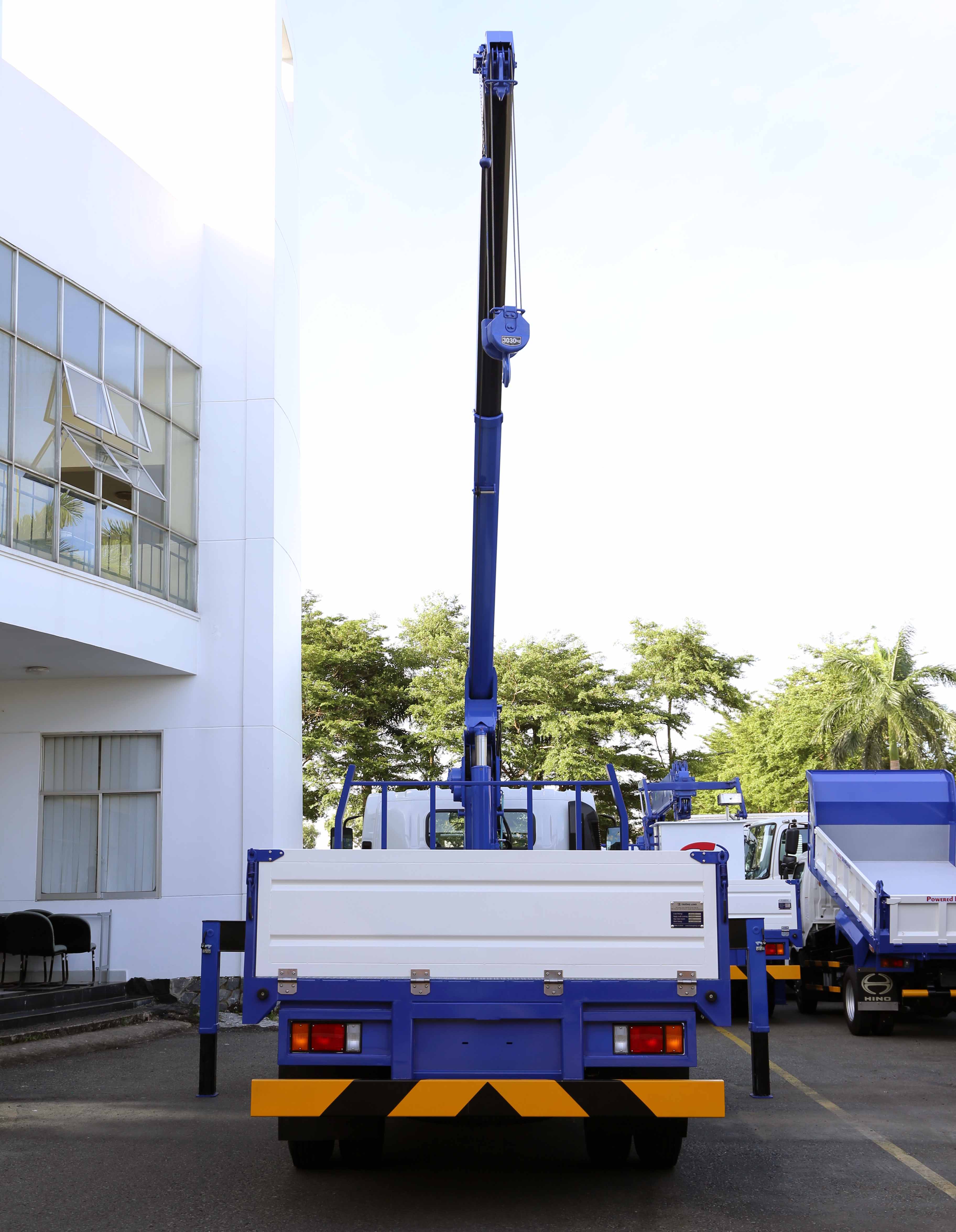 Xe-cau-Isuzu-4-tan-Can-Tadano-3-tan-4-dot-Thung-dai-4m5-NQR75LE5-Euro-5