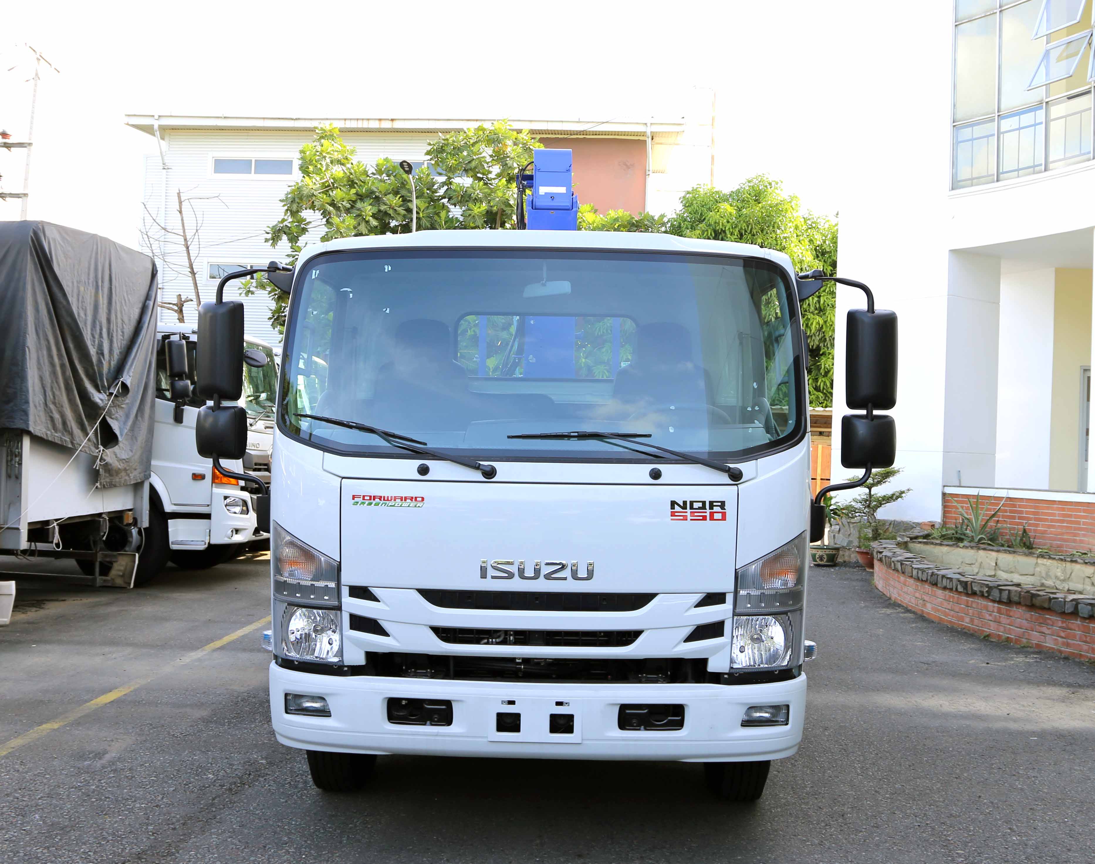 Xe-cau-Isuzu-4-tan-Can-Tadano-3-tan-4-dot-Thung-dai-4m5-NQR75LE5-Euro-5