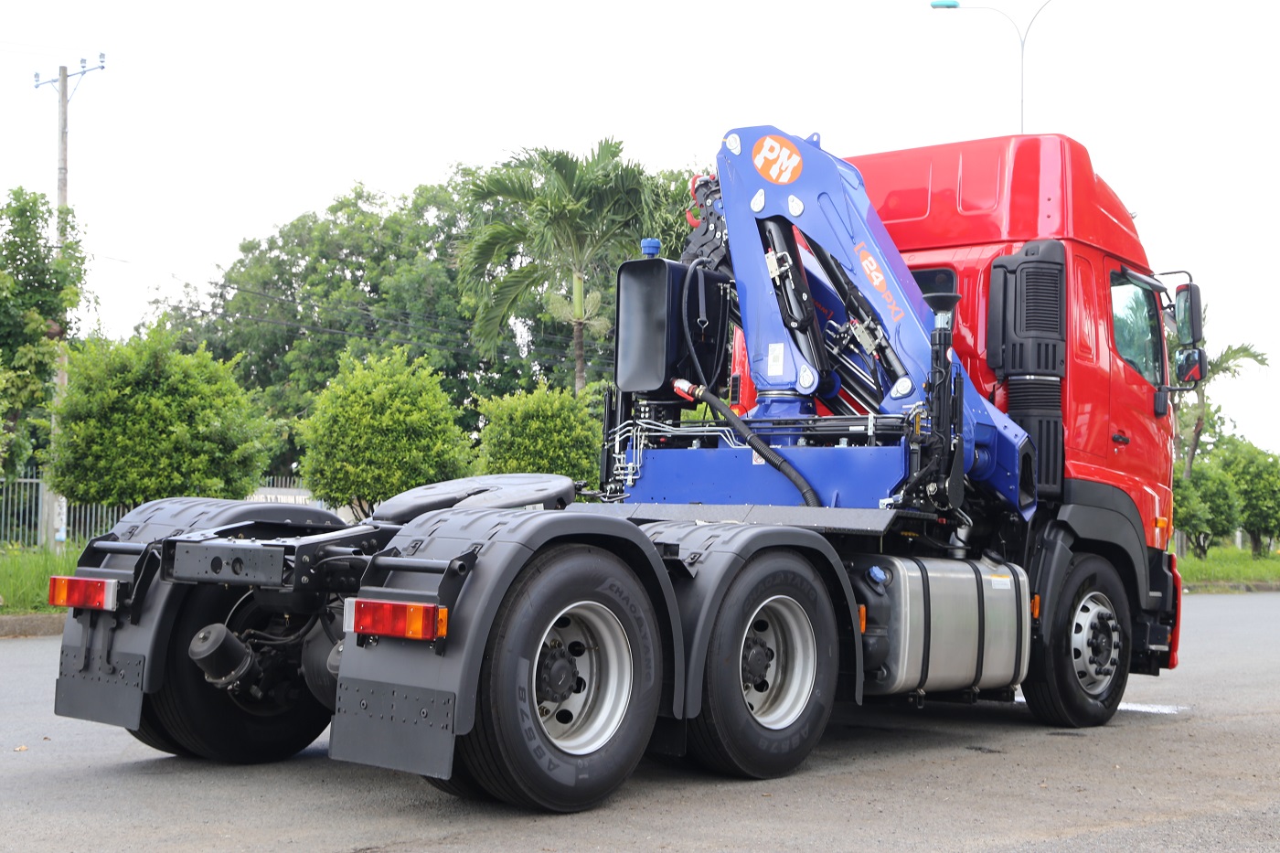 Xe-dau-keo-Hino-700-gan-cau-gap-10-tan-PM-24024-PX