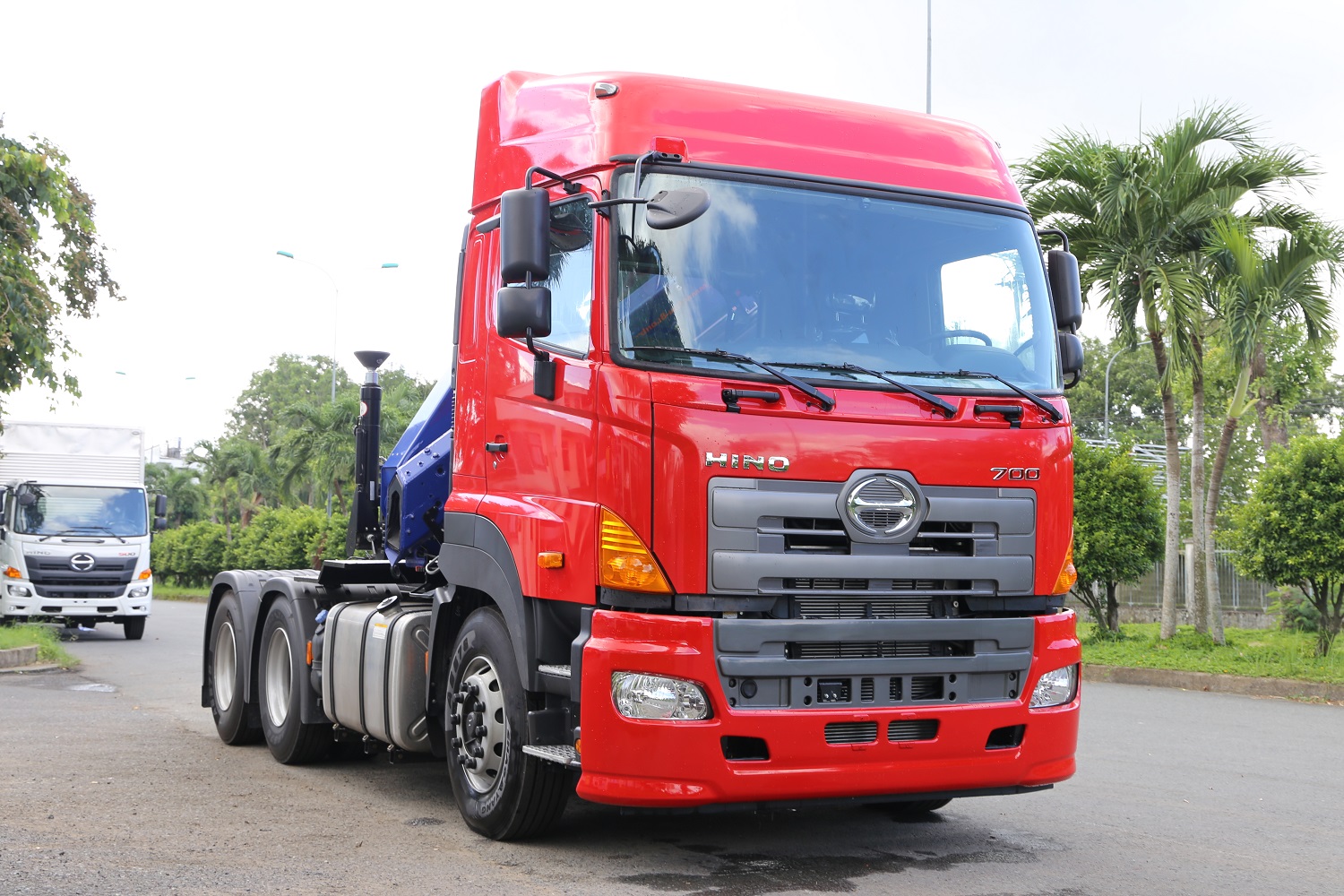 Xe-dau-keo-Hino-700-gan-cau-gap-10-tan-PM-24024-PX