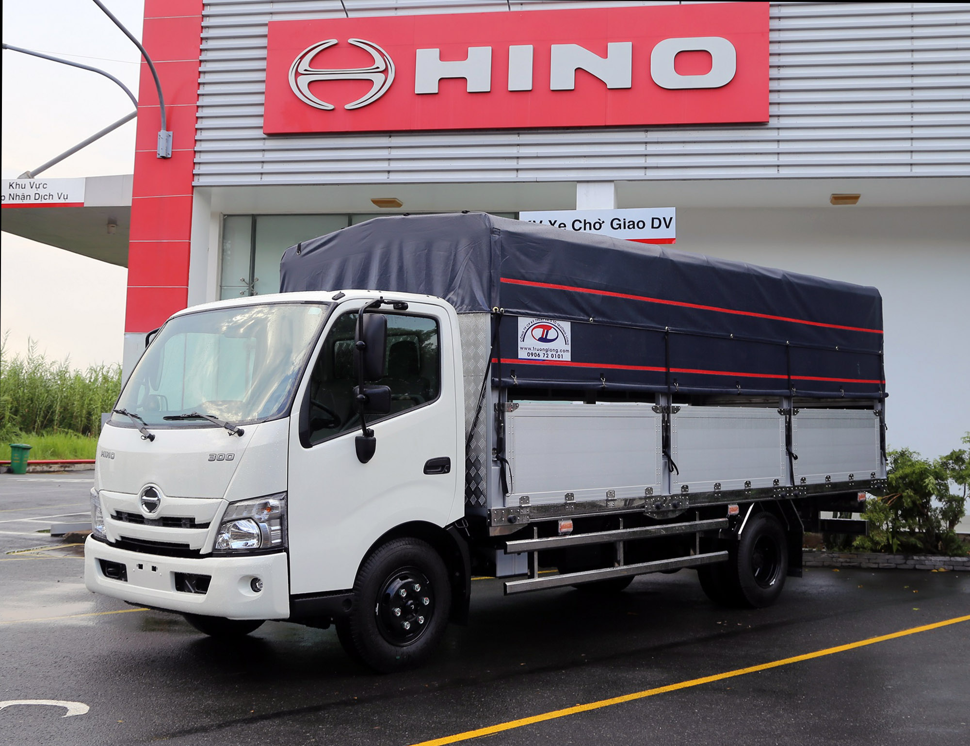 Xe-tai-Hino-3t5-Thung-5m2-mui-bat-bung-nhom-XZU720L-Euro-5