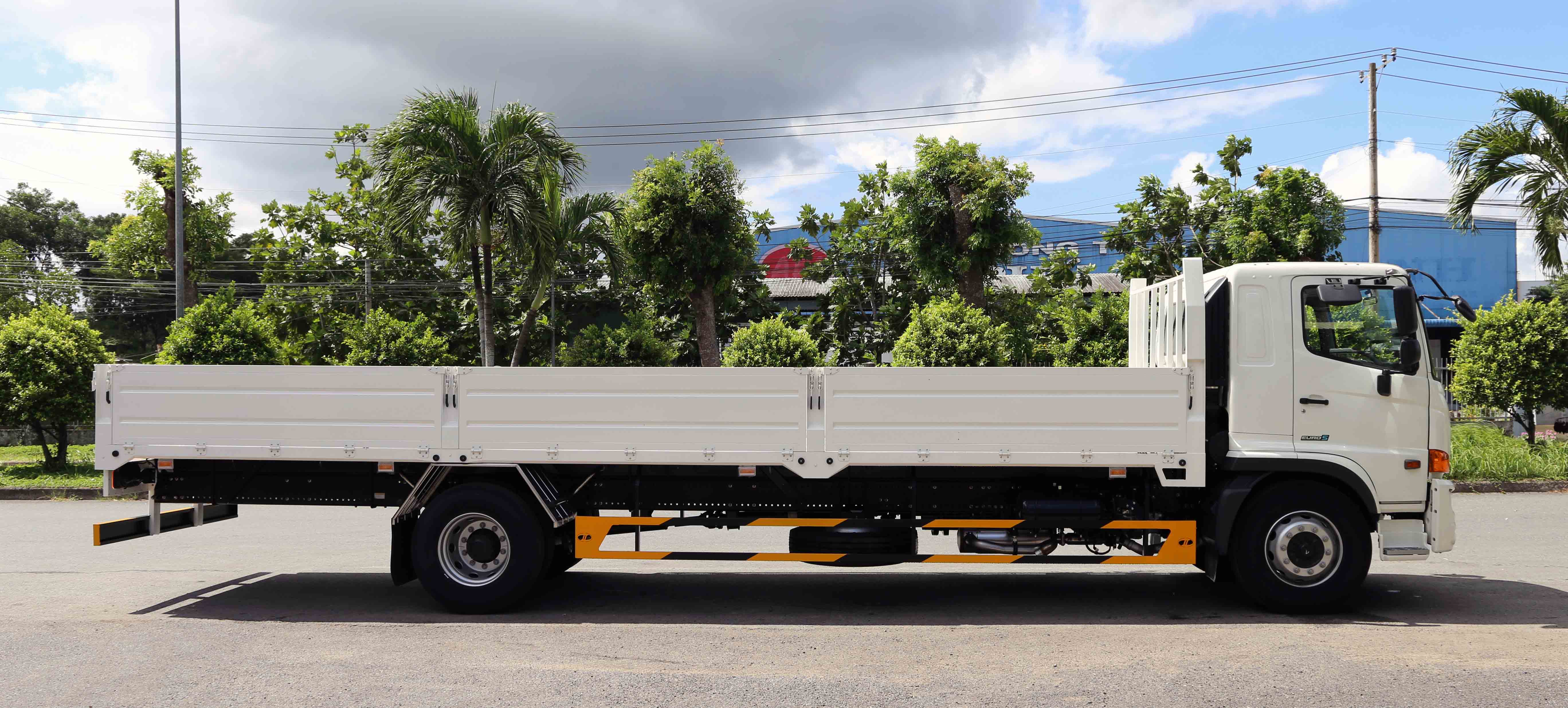 Xe-tai-Hino-thung-lung-8-tan-Thung-dai-8m7-FG8JT8A-PGV-Euro 5