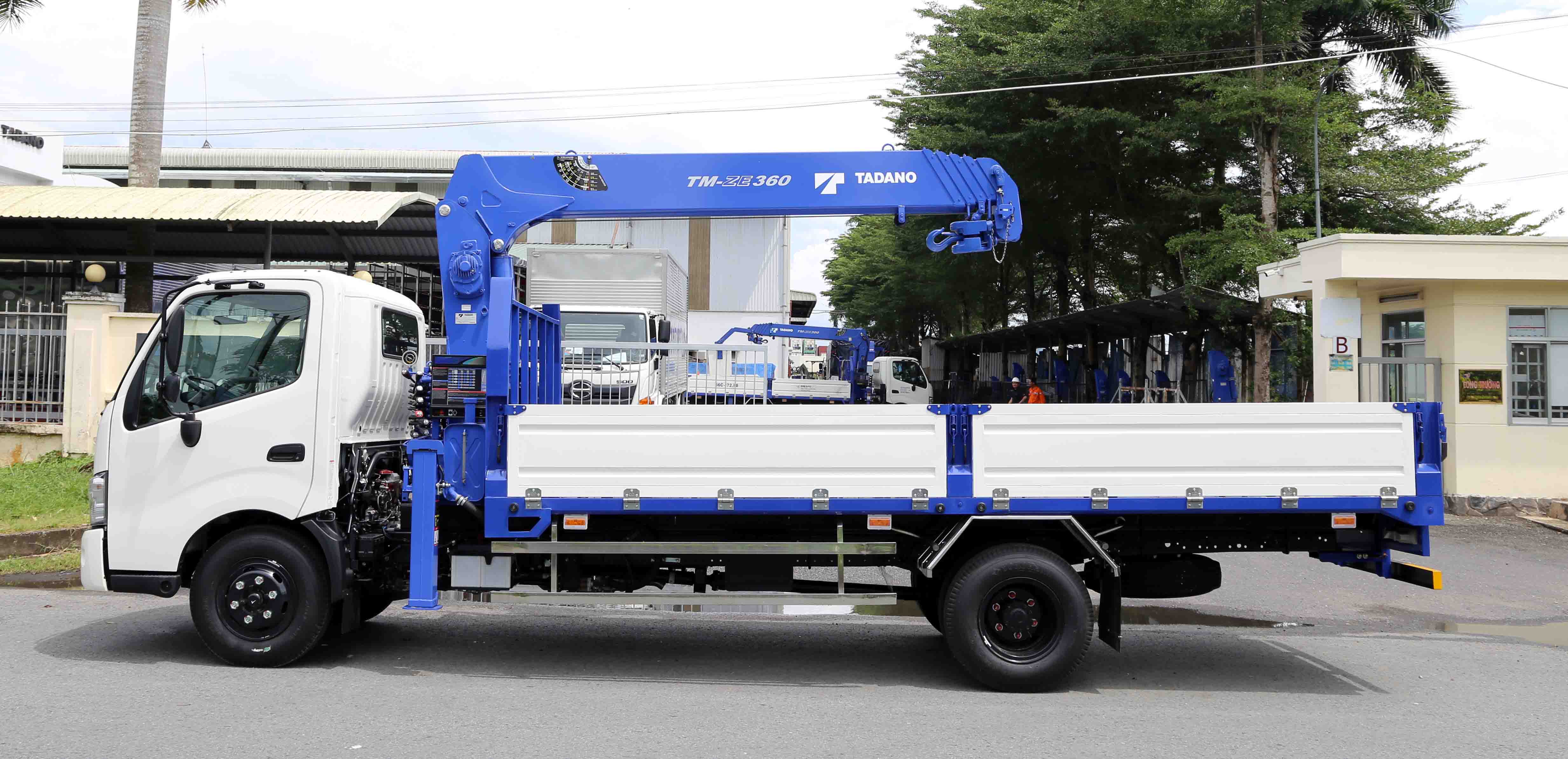 xe-cau-hino-3t5-can-cau-3-tan-5-dot-xzu730l