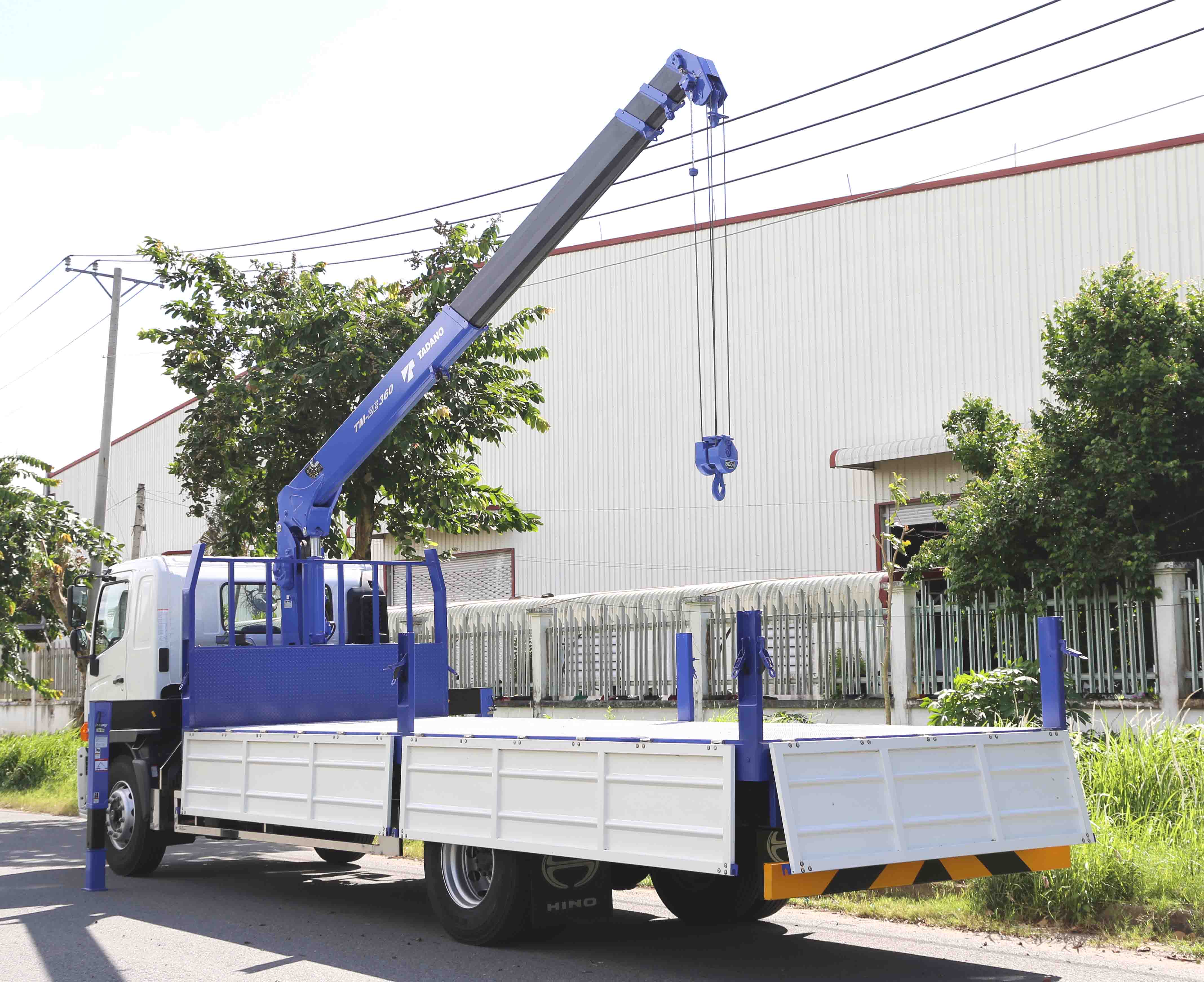 xe-cau-hino-8-tan-3-tan-4-dot