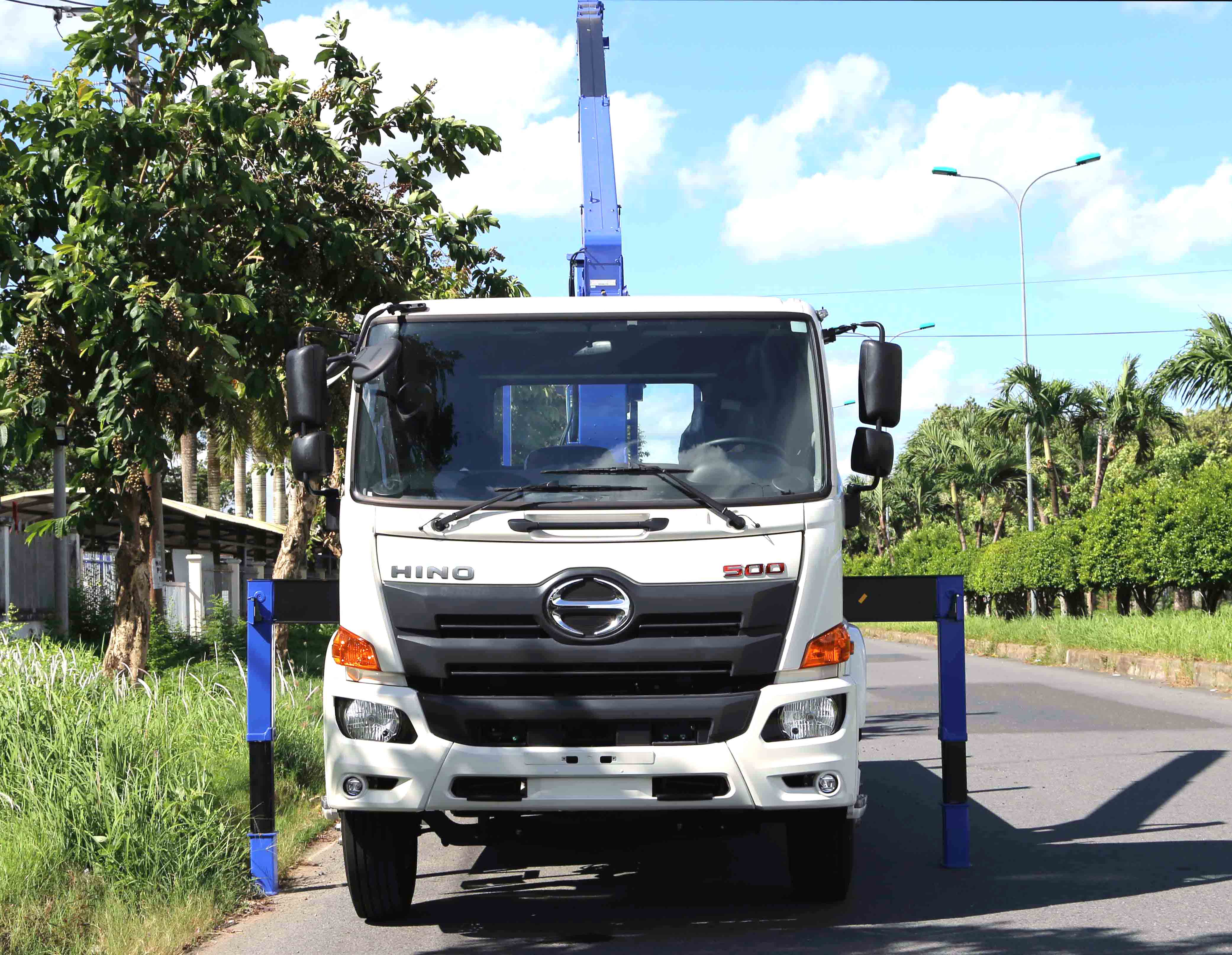 xe-cau-hino-8-tan-3-tan-4-dot