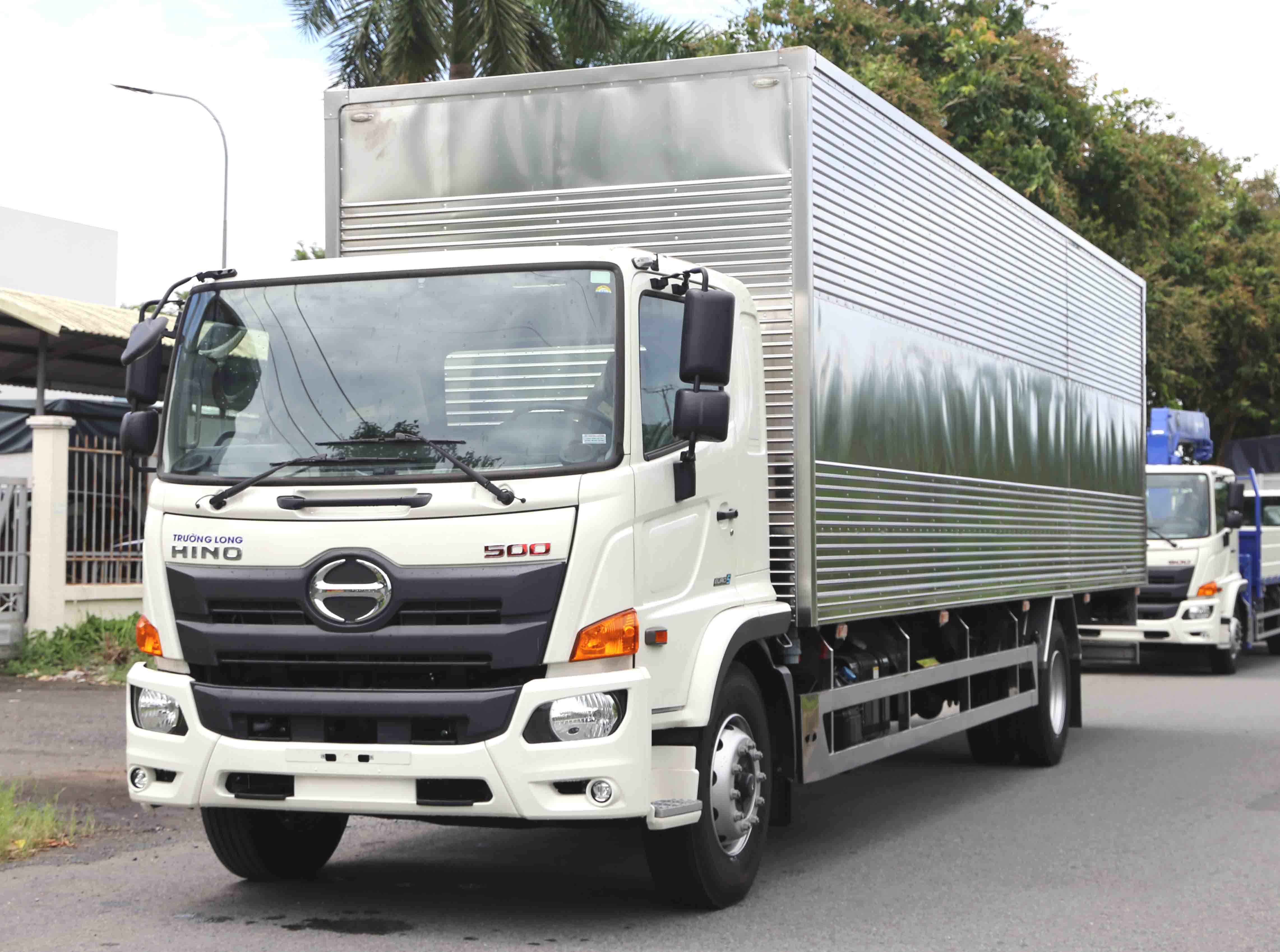 xe-tai-hino-8-tan-thung-kin-10m-fg8jt8a-pgx