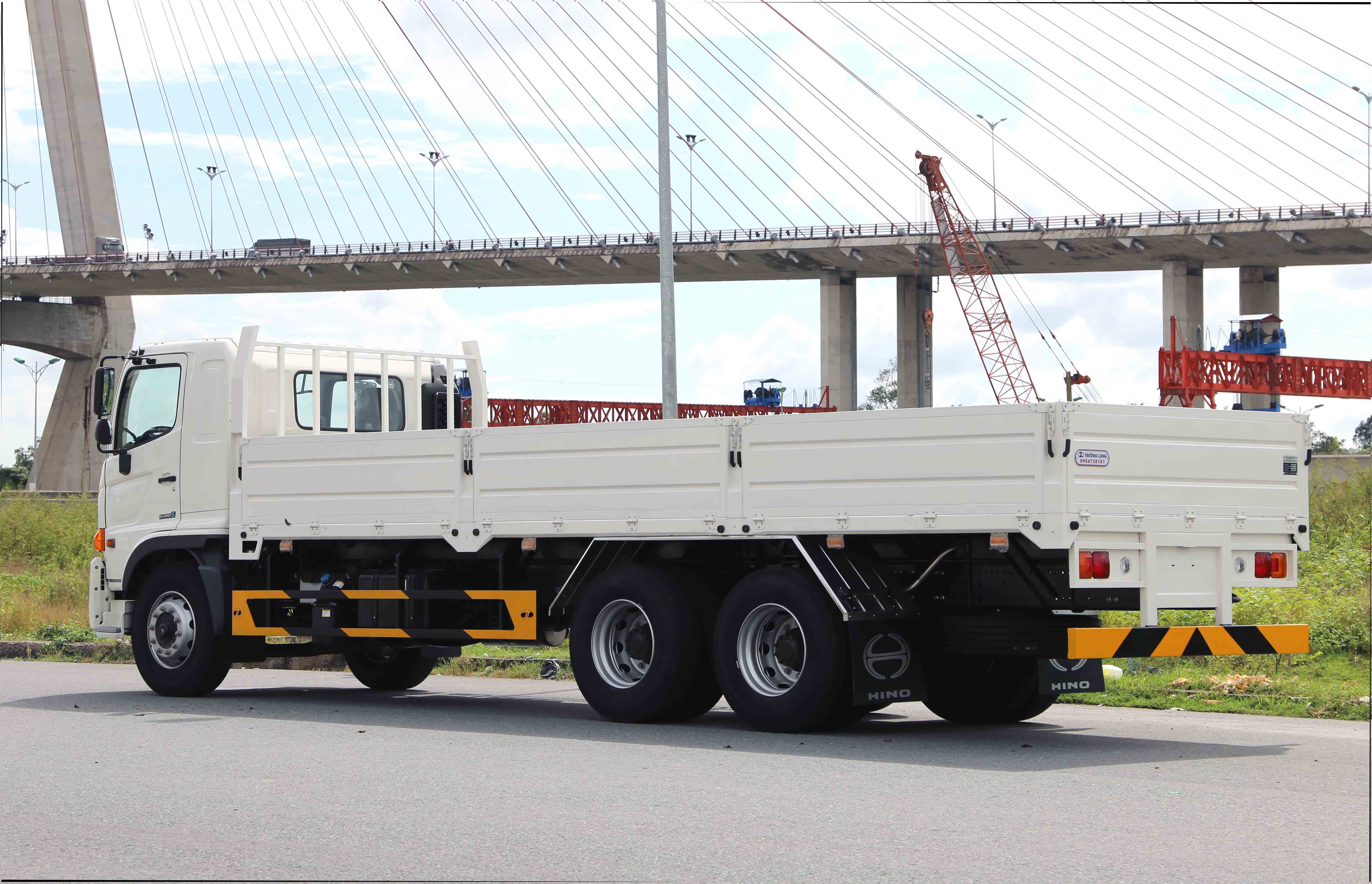 xe-tai-hino-thung-lung-15-tan-FL8JT8A