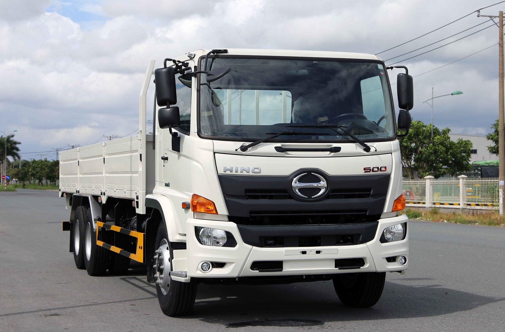 Xe tải Hino thùng lửng 15 tấn-Thùng dài 7m7-FL8JT8A EURO 5