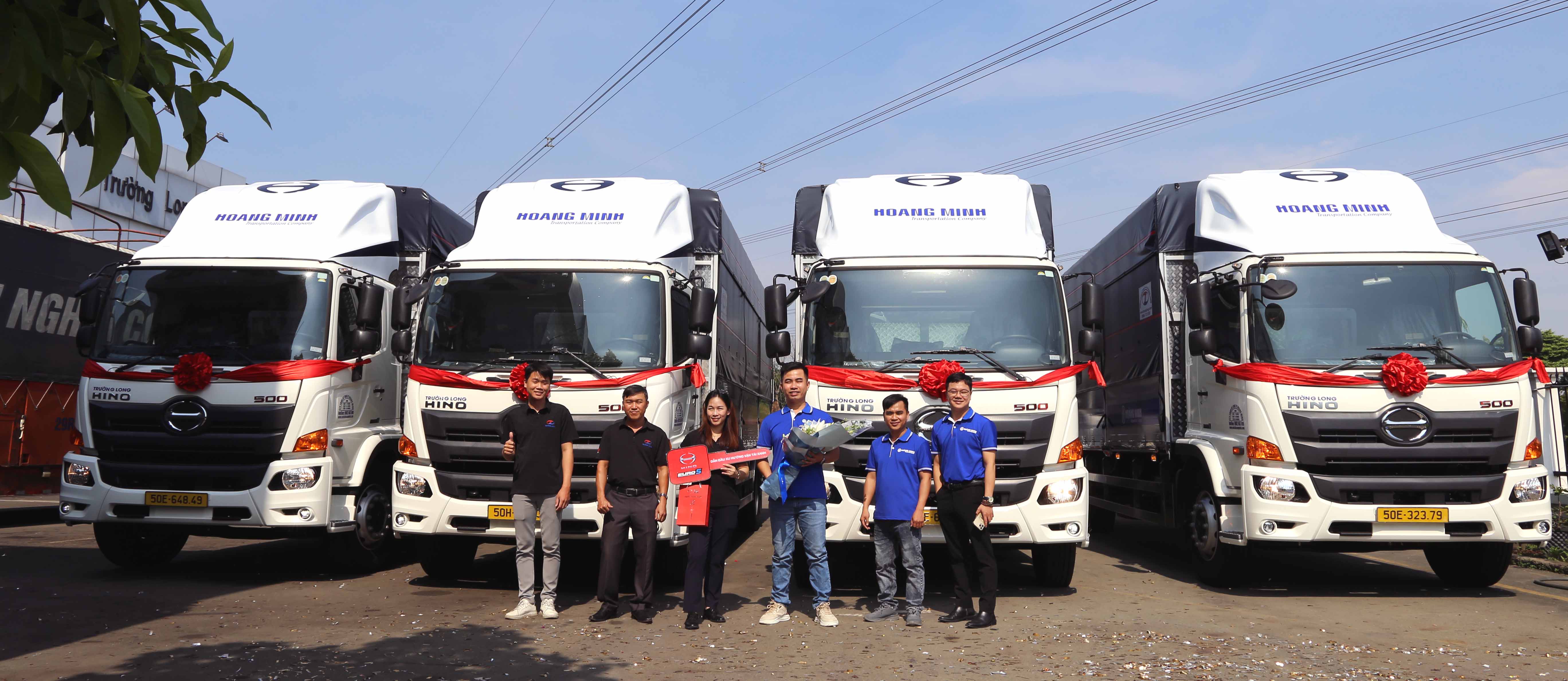 ban-giao-xe-hino-15-tan-van-tai-hoang-minh