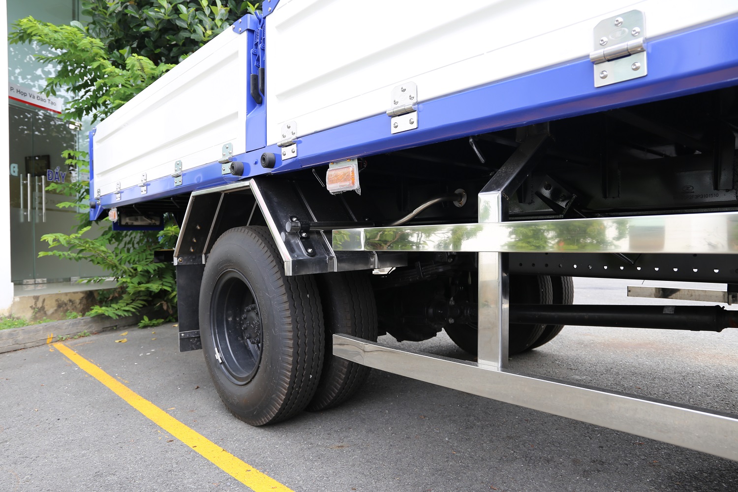 xe-cau-hino-3t5-xzu730l-tadano