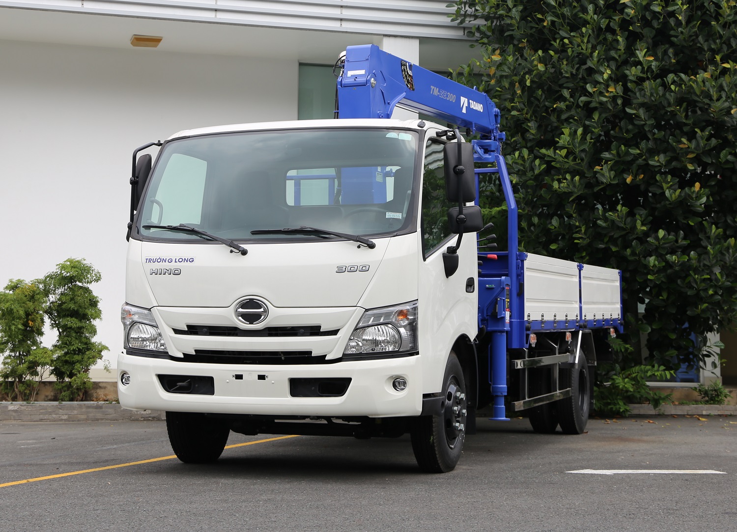 xe-cau-hino-3t5-xzu730l-tadano