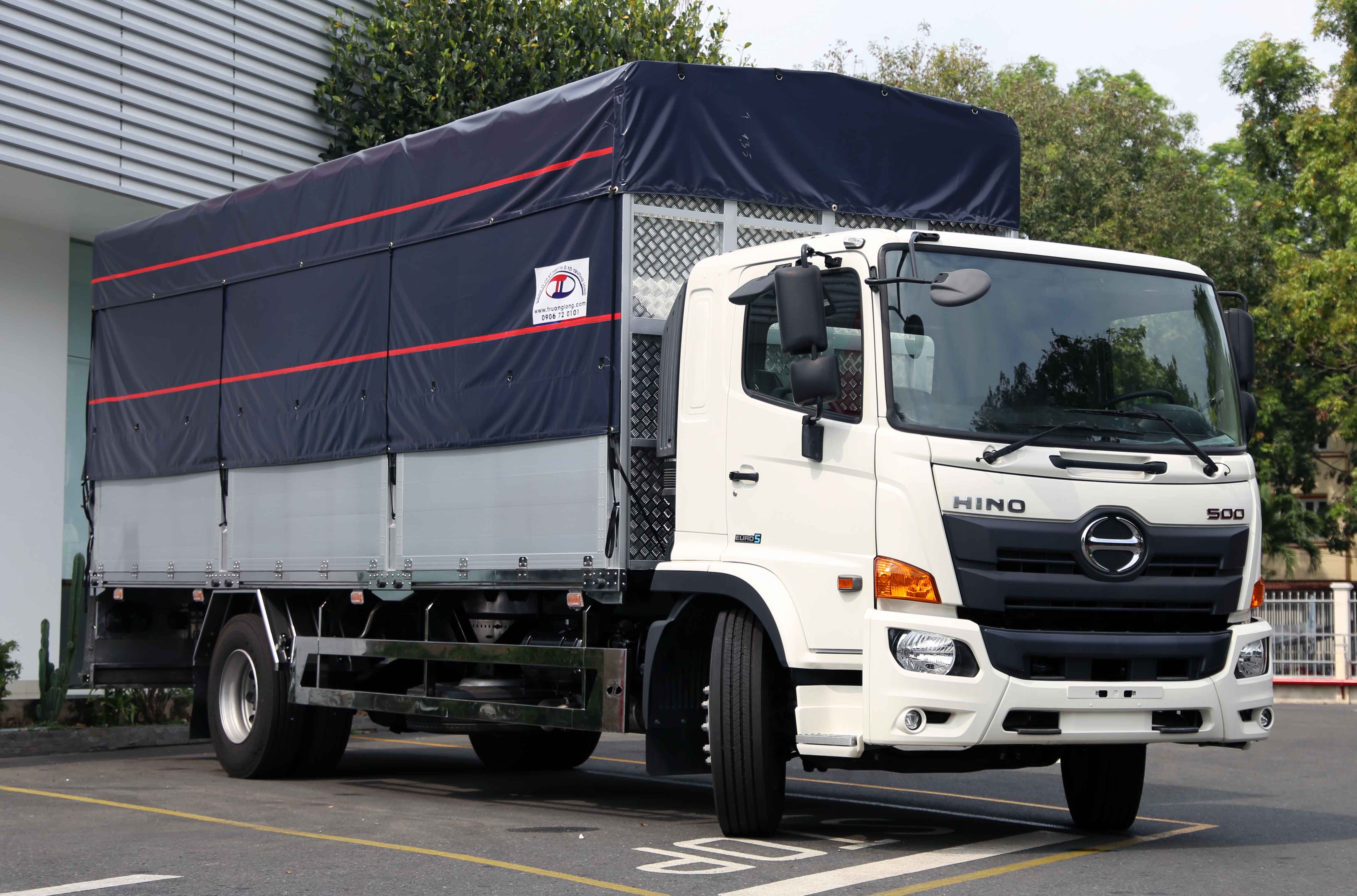 Xe tải Hino 8 tấn FG8JP8A-Thùng mui bạt bửng nhôm 7m3-Euro 5